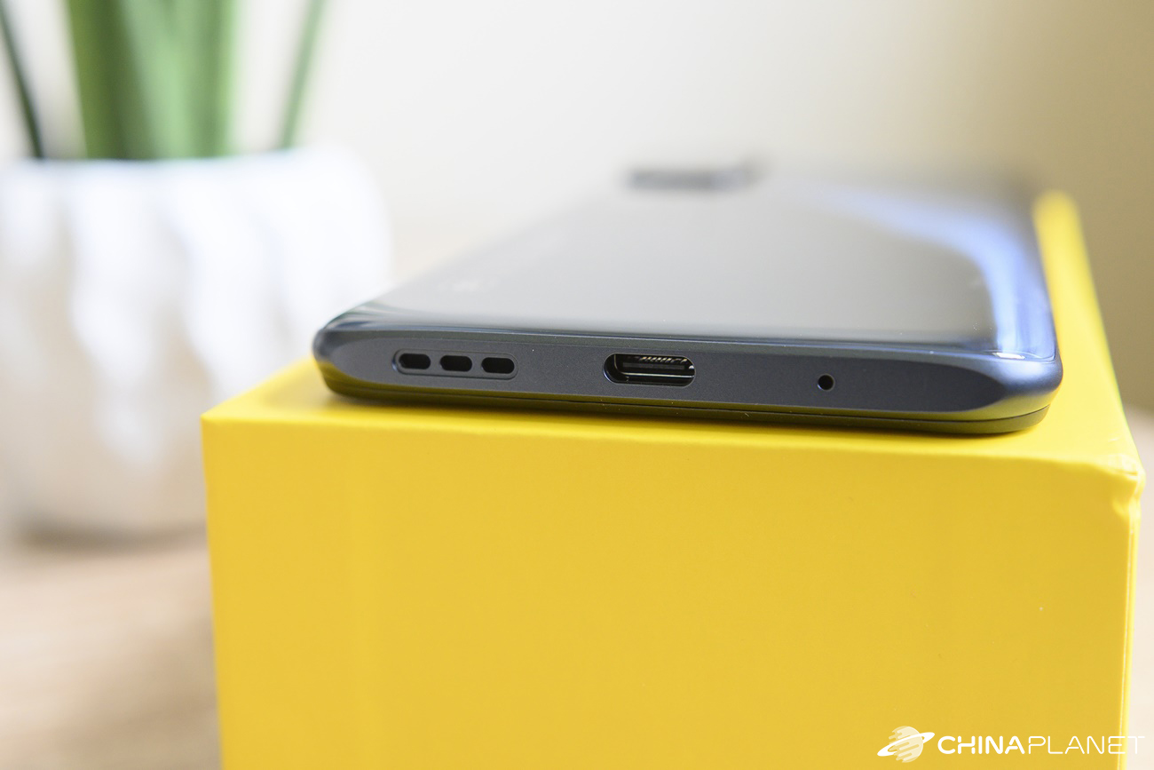 Xiaomi poco m5s Yellow реальные фото. Poco m5s реальные фото. Poco m3 сбоку вблизи.