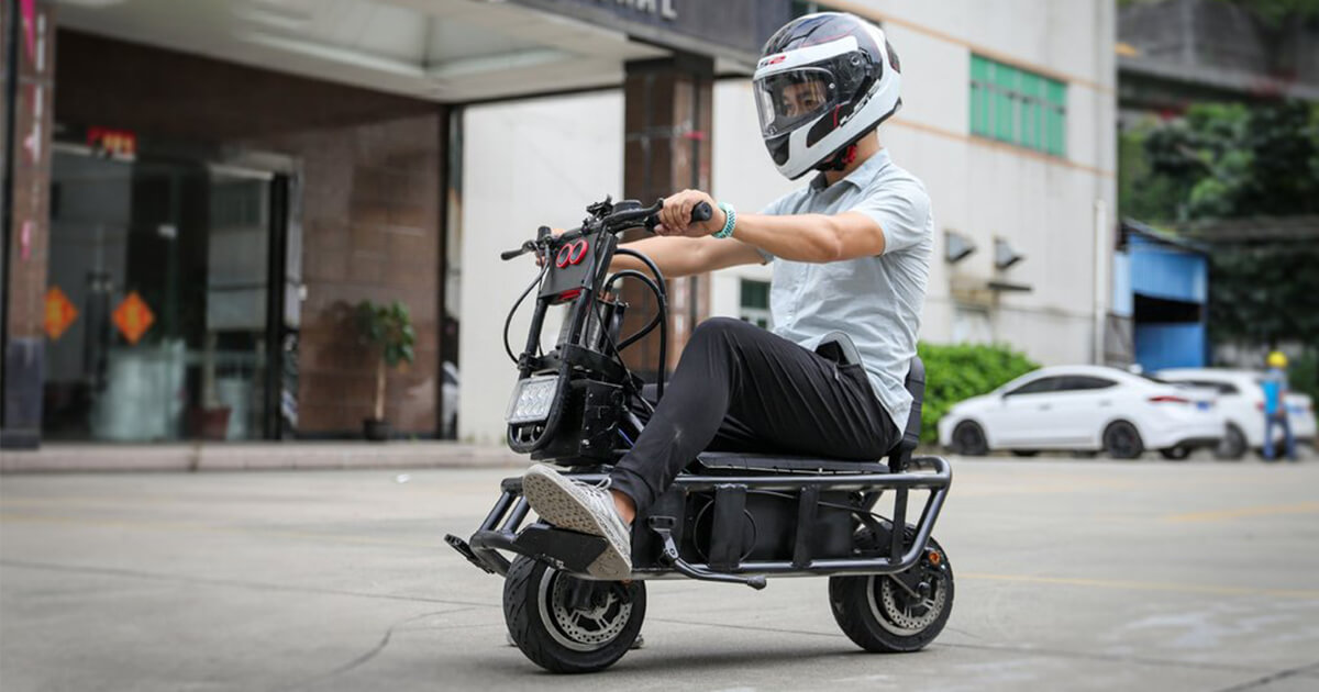 fusible diseñador Sinceridad Extreme Bull is a real Chinese flight: an electric scooter you're just  sitting on