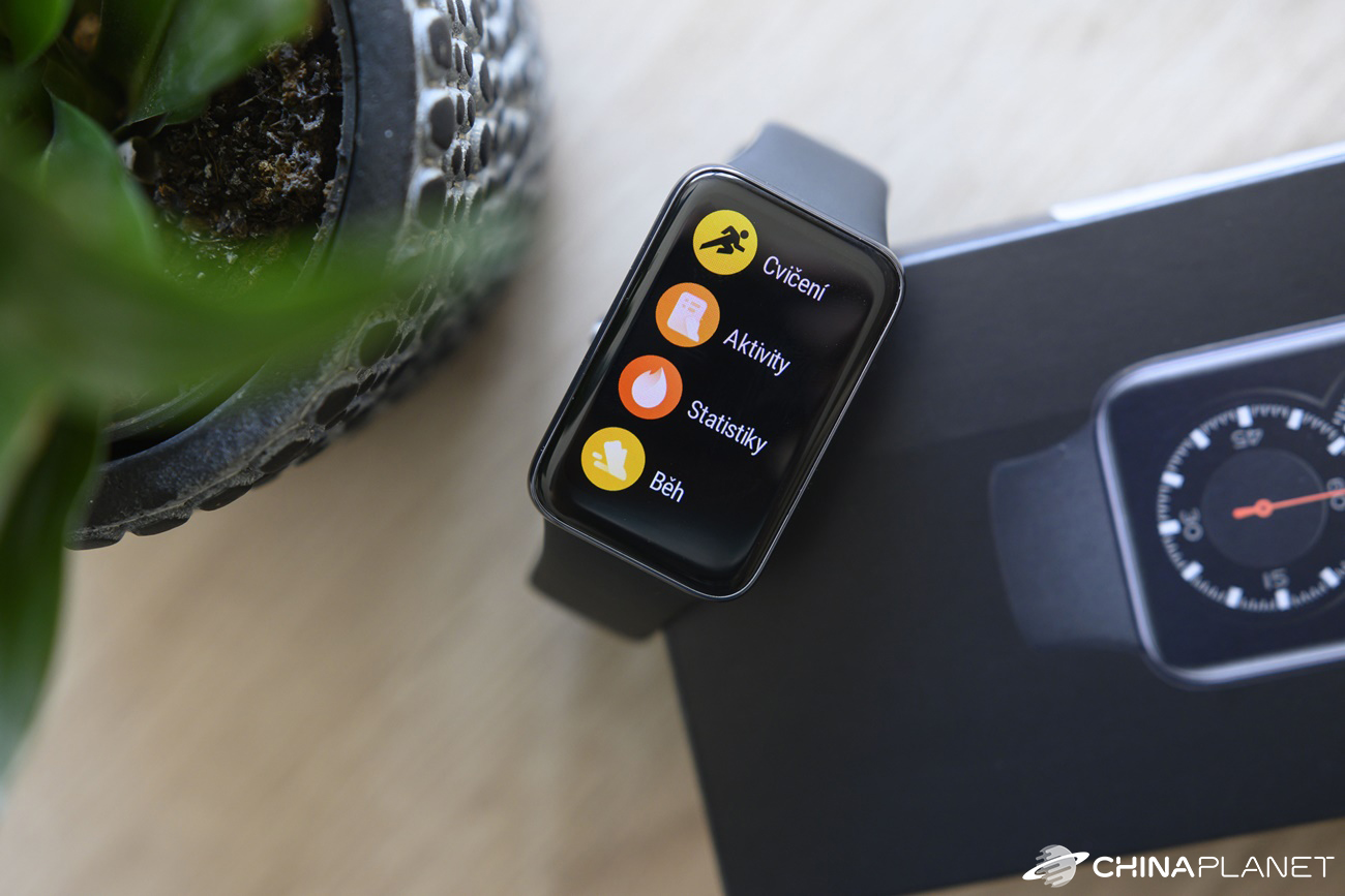 Xiaomi Smart Band 7 Pro is style- and fitness-focused